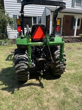 Image of John Deere 2032R equipment image 3