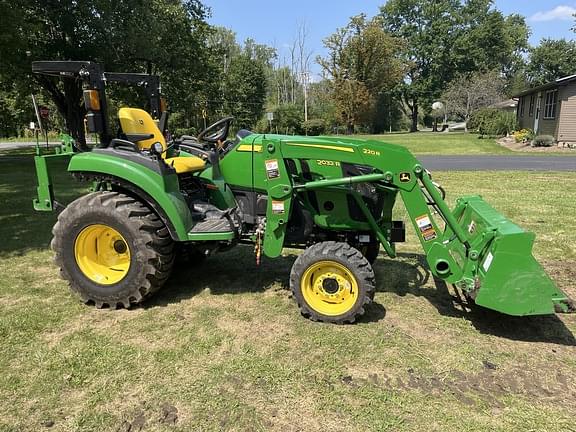 Image of John Deere 2032R Primary image