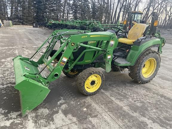 Image of John Deere 2032R Primary image