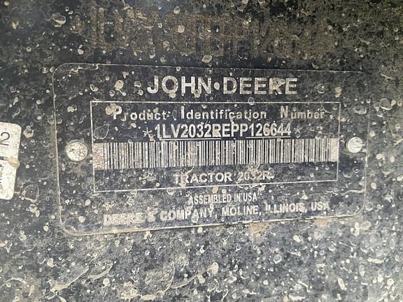 Image of John Deere 2032R equipment image 1