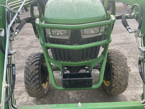 Image of John Deere 2032R equipment image 3