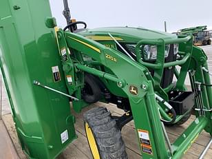 Main image John Deere 2032R 4