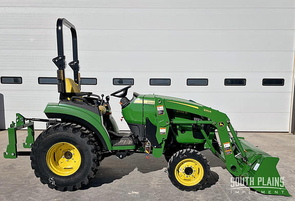 Image of John Deere 2032R equipment image 1