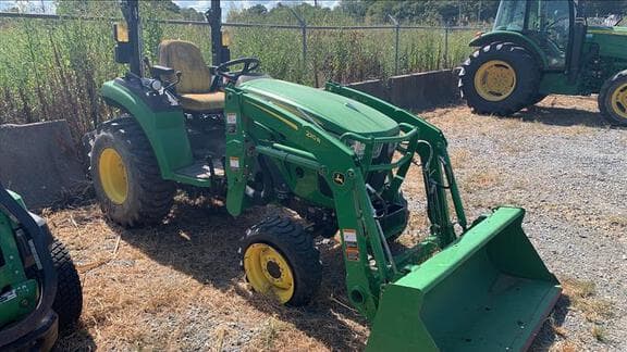 Image of John Deere 2032R Image 0