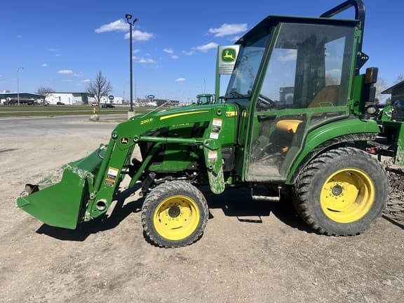 Image of John Deere 2032R Primary image