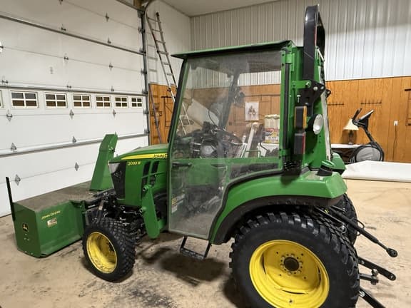 Image of John Deere 2032R Primary image