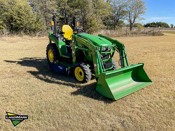 Image of John Deere 2032R equipment image 2