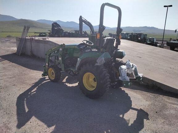 Image of John Deere 2032R Image 1