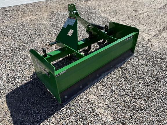 Image of John Deere 2032R equipment image 4
