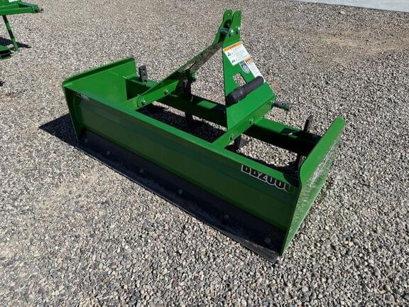 Image of John Deere 2032R equipment image 3