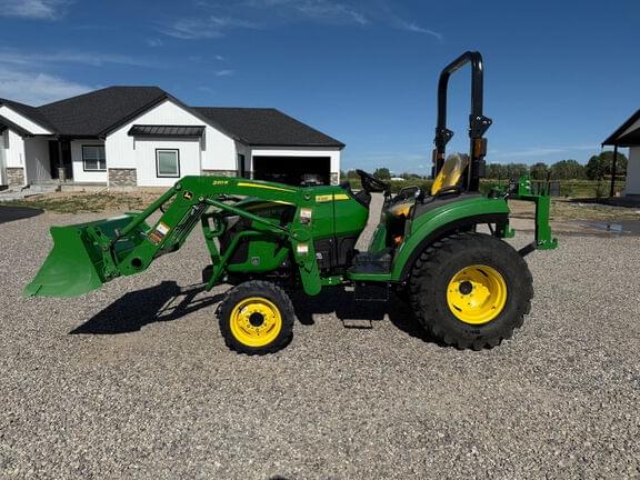 Image of John Deere 2032R Primary image