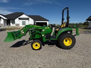2023 John Deere 2032R Image