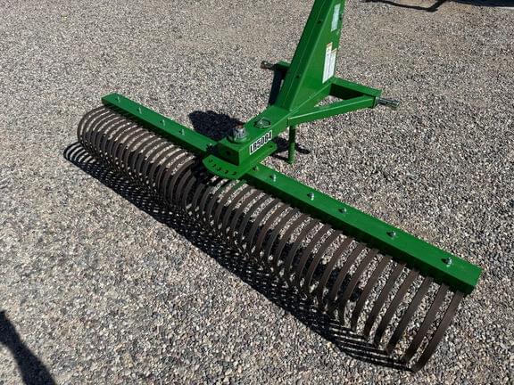 Image of John Deere 2032R equipment image 1