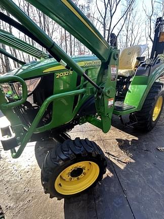 Image of John Deere 2032R equipment image 4