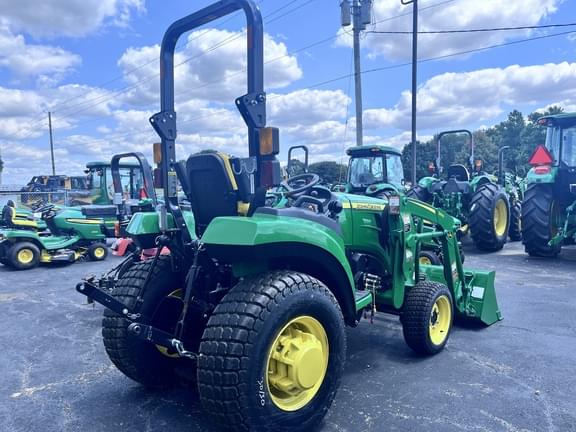 Image of John Deere 2032R equipment image 3