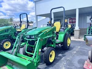 2023 John Deere 2032R Image