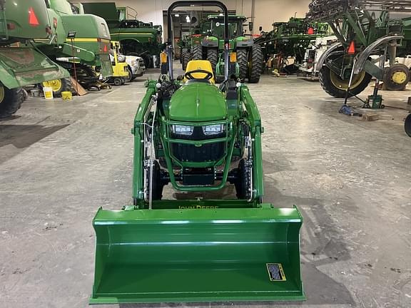 Image of John Deere 2032R equipment image 1