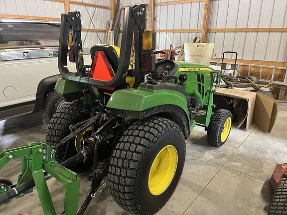 Image of John Deere 2032R equipment image 2