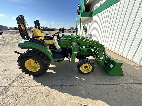 Image of John Deere 2032R equipment image 1