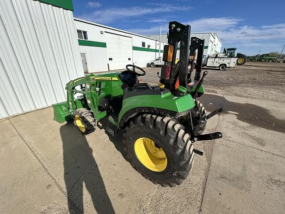 Image of John Deere 2032R equipment image 4