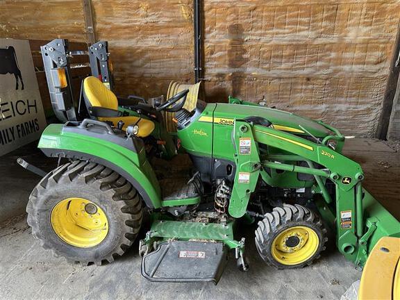 Image of John Deere 2032R equipment image 3