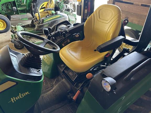 Image of John Deere 2032R equipment image 2