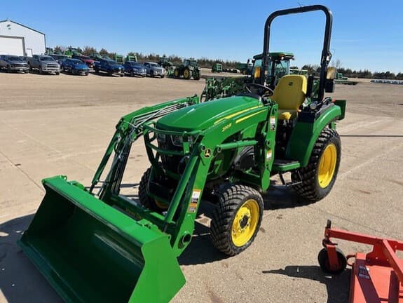 Image of John Deere 2032R equipment image 3