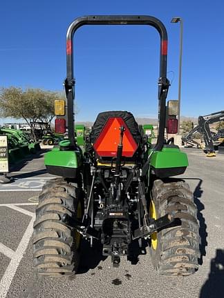 Image of John Deere 2032R equipment image 3