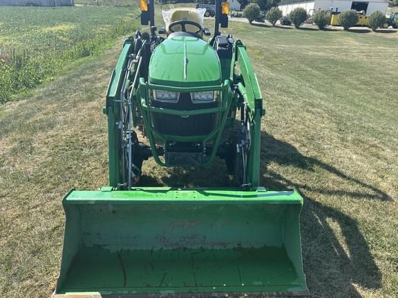Image of John Deere 2032R Image 1