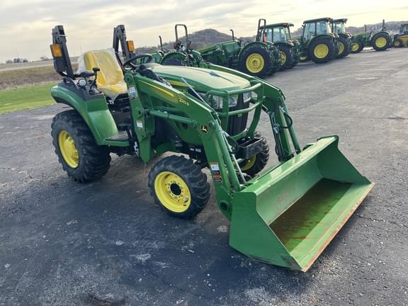 Image of John Deere 2032R equipment image 3