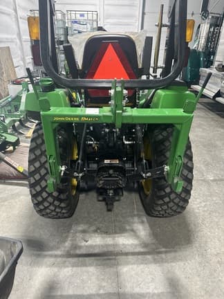 Image of John Deere 2032R equipment image 3