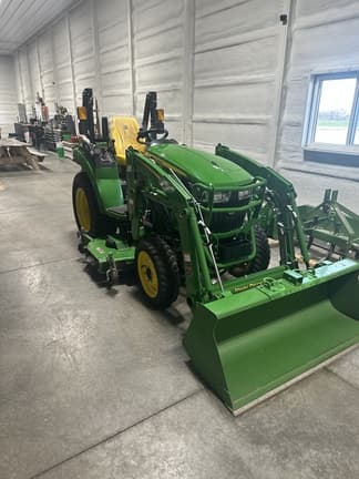 Image of John Deere 2032R Primary image
