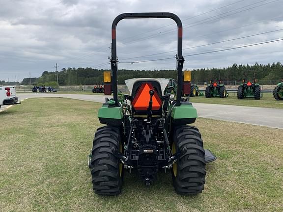 Image of John Deere 2032R equipment image 3