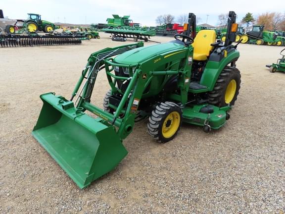 Image of John Deere 2032R equipment image 4