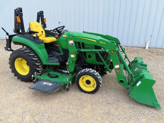 2023 John Deere 2032R Image