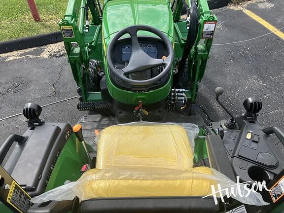 Image of John Deere 2038R equipment image 3