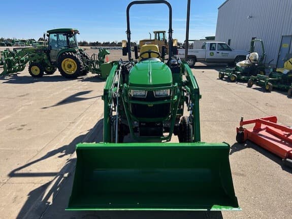 Image of John Deere 2038R equipment image 3