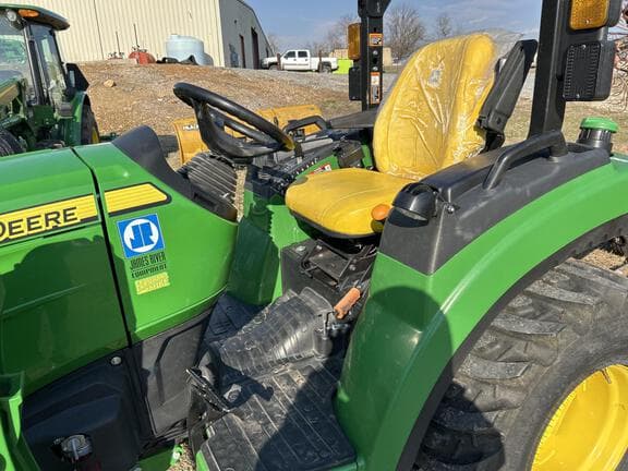Image of John Deere 2038R equipment image 4