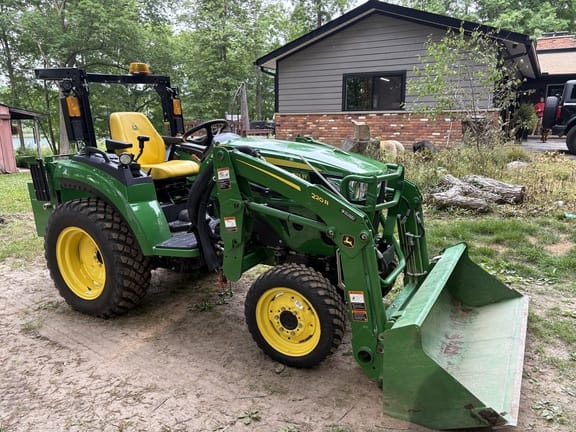 2023 John Deere 2038R Equipment Image0