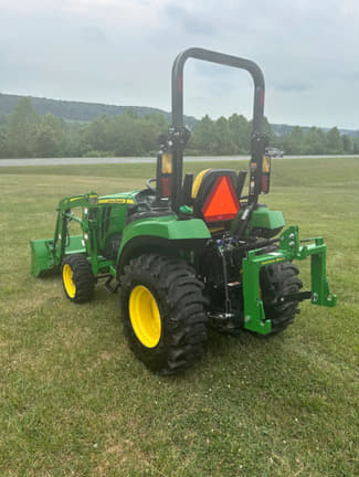 Image of John Deere 2038R equipment image 3