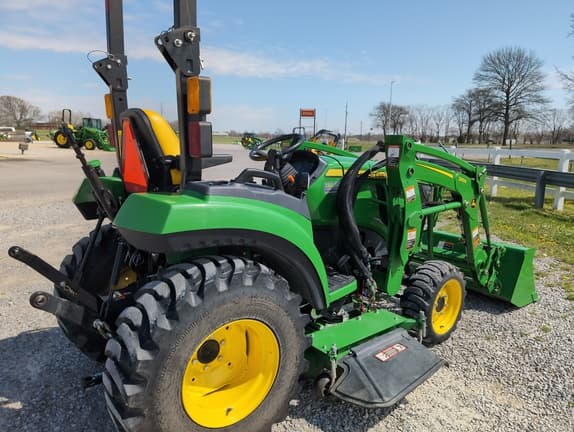 Image of John Deere 2038R equipment image 4