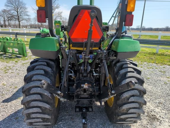 Image of John Deere 2038R equipment image 3