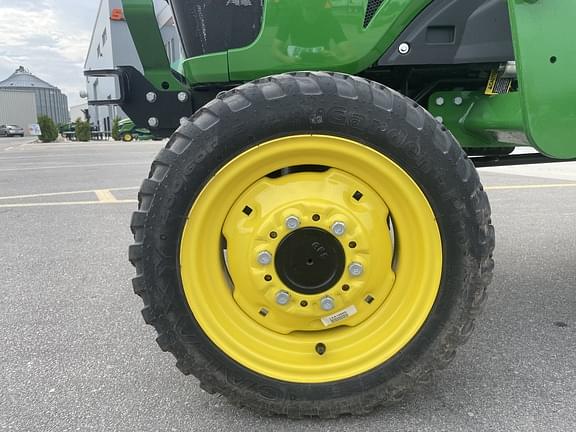 Image of John Deere 2038R equipment image 4