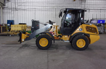 Main image John Deere 204G