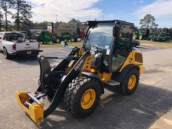 Image of John Deere 204G equipment image 3