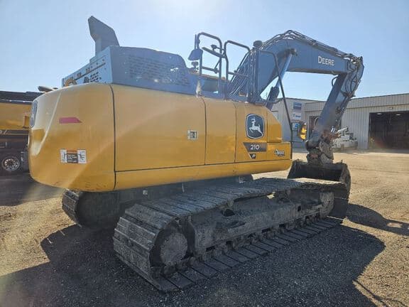 Image of John Deere 210P equipment image 2