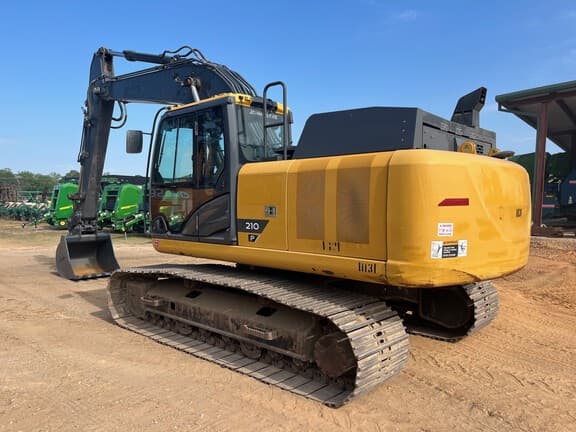 Image of John Deere 210P equipment image 1