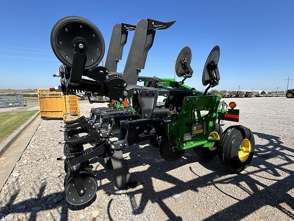 Image of John Deere 2100 equipment image 3