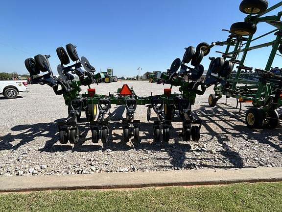 Image of John Deere 2100 equipment image 2