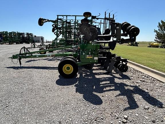 Image of John Deere 2100 equipment image 1